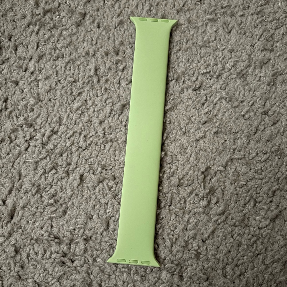 APPLE SOLO LOOP WATCH BAND — Size 8 — 40 MM — NORTHERN LIGHTS — LIKE NEW!